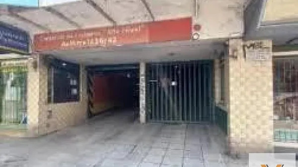 Cochera en Avenida Mitre e/ Llorente y Dardo Rocha