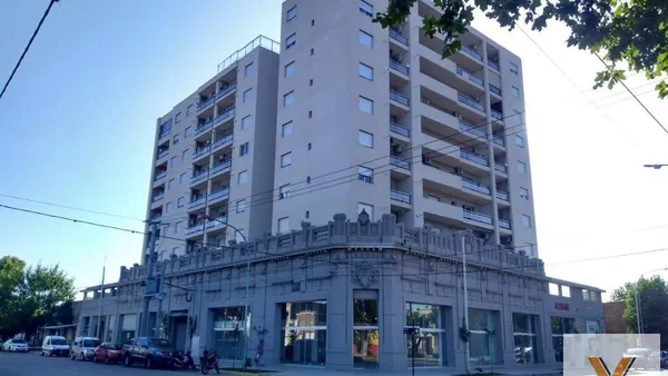 Local Comercial en Macaya y Rivadavia