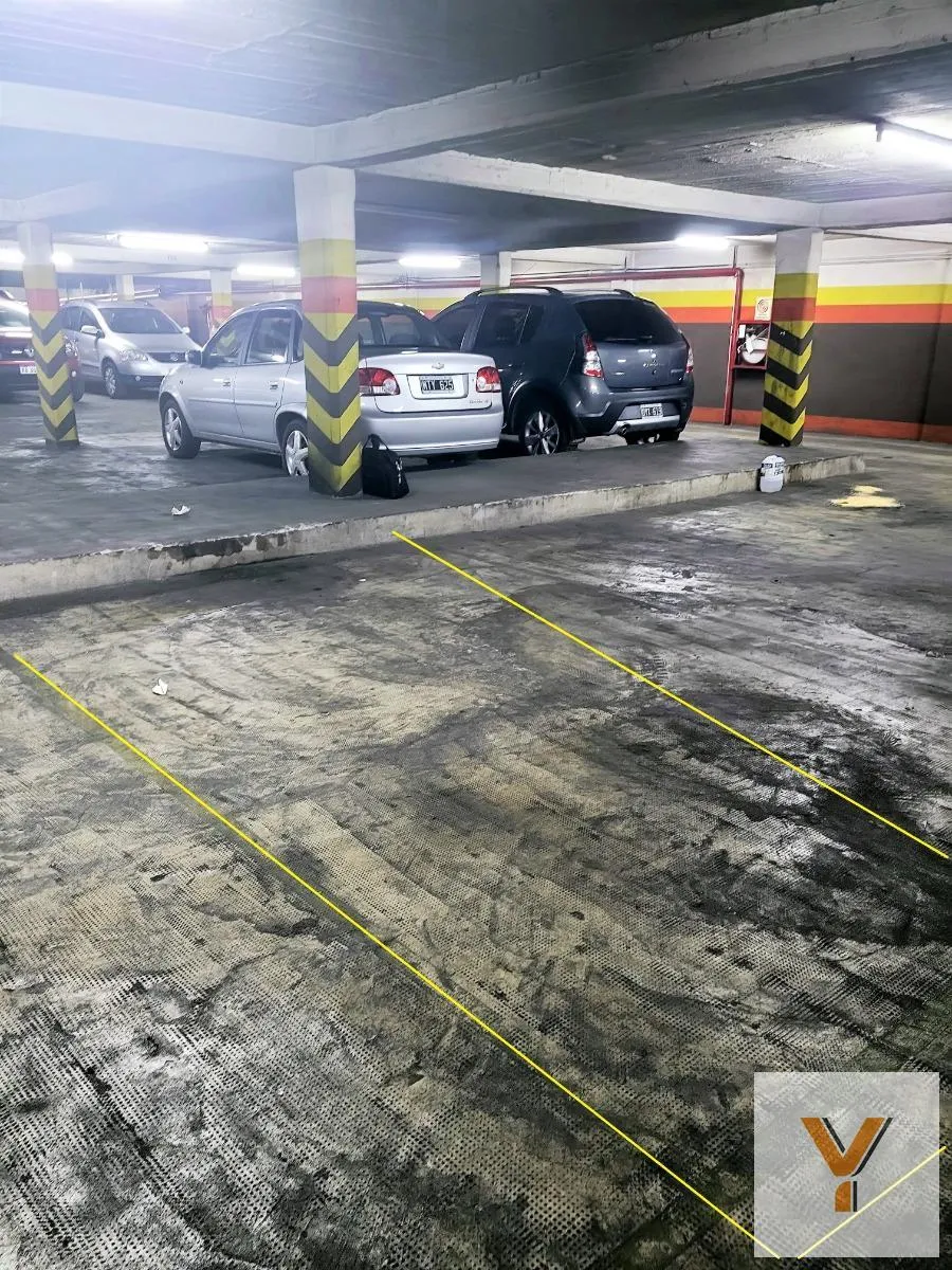 Cochera en Talcahuano e/ Bartolomé Mitre y Avenida Rivadavia