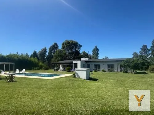 Casa en Estancia de Benquerencia