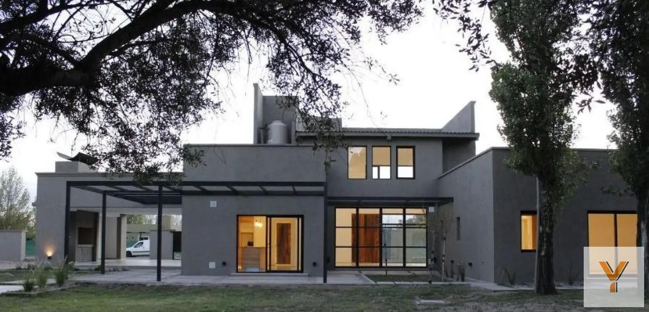 Casa en Jensen y Avenida Domingo Faustino Sarmiento