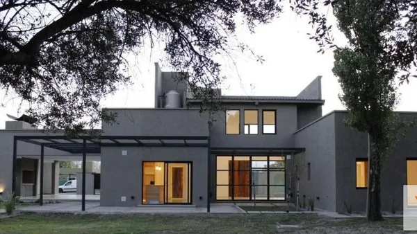 Casa en Jensen y Avenida Domingo Faustino Sarmiento