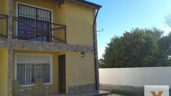 Casa en 12 e/ 1 y 3