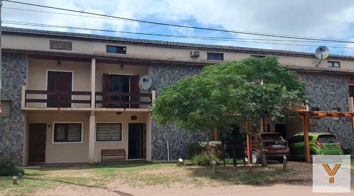 Casa en 2 e/ 98 y 99