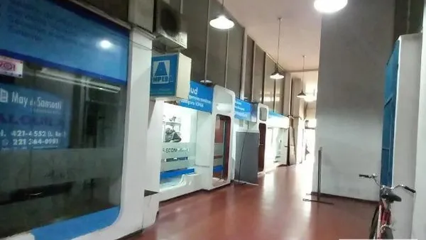 Local Comercial en Avenida 7 e/ 48 y 49