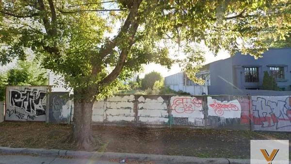Terreno en Lamadrid e/ Chile y Fugl