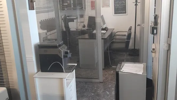 Oficina en 8 e/ 48 y 49
