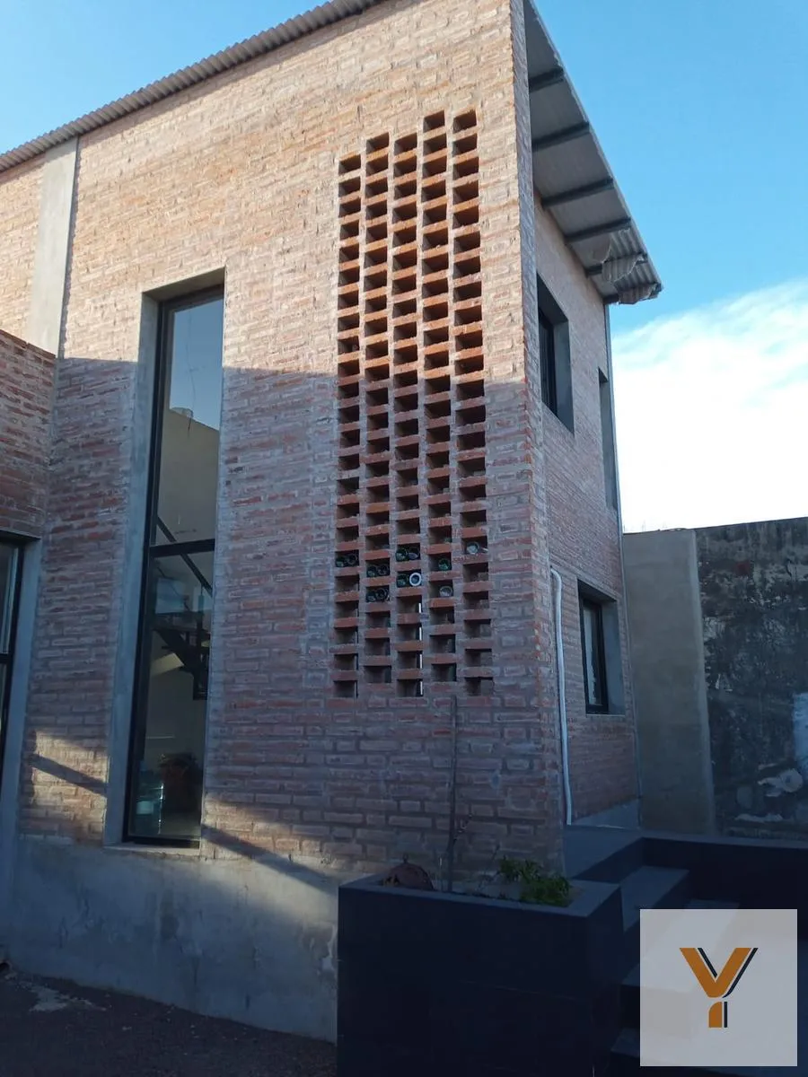 Casa en Laprida e/ Padre Zacarias y Basso Dastugue