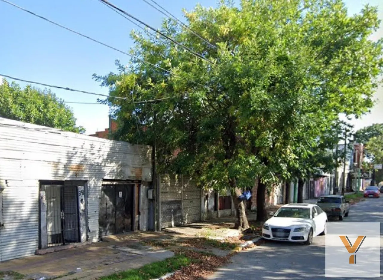 Terreno en Garay e/ Italia y Ortiz de Rosas