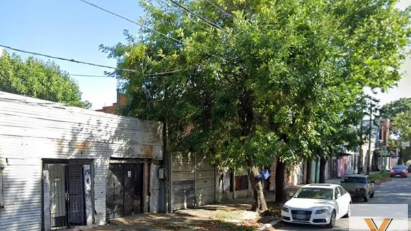 Terreno en Garay e/ Italia y Ortiz de Rosas