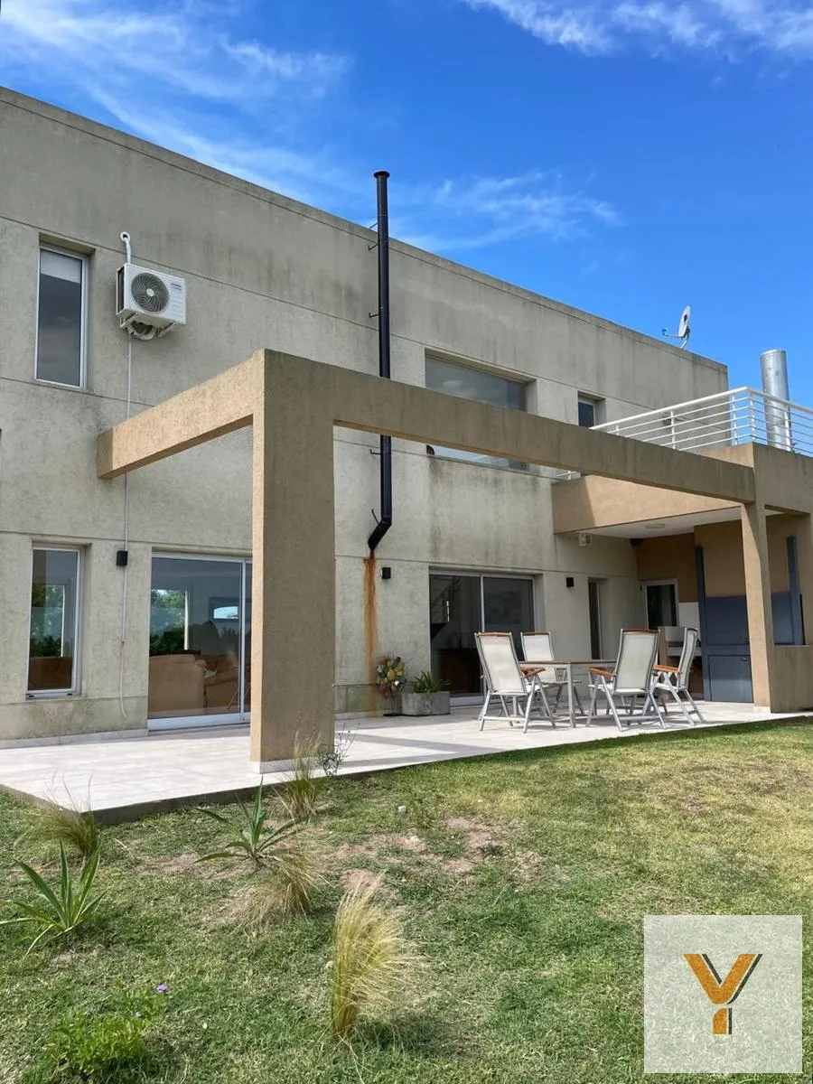 Casa en La Florentina - Pueblo de Chacras