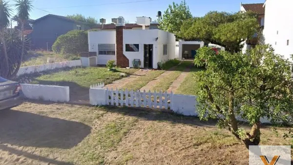 Casa en 94 e/ 1 y Avenida Costanera