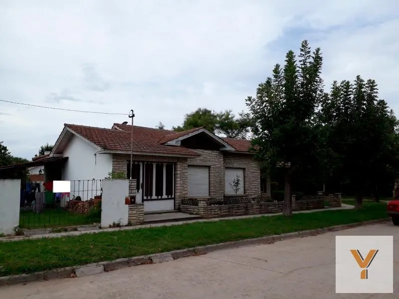 Casa en 8 y 5