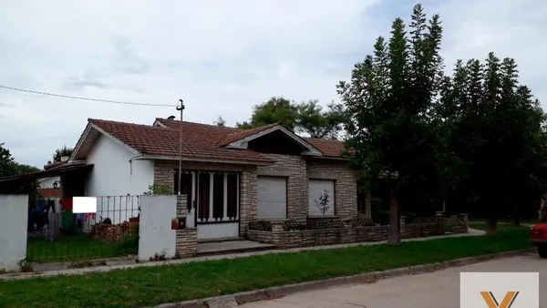 Casa en 8 y 5