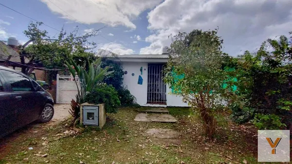 Casa en Cardiff e/ Biarritz y Cannes