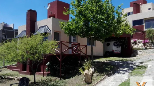 Edificio en Las Orquideas e/ Los Talas y Los Algarrobos