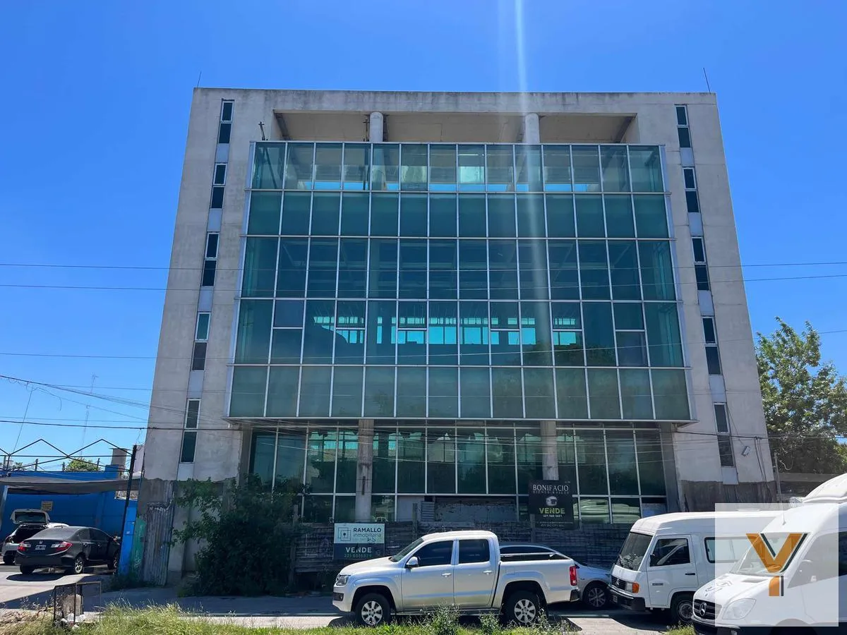 Edificio en Avendia 32 e/ 19 y 20