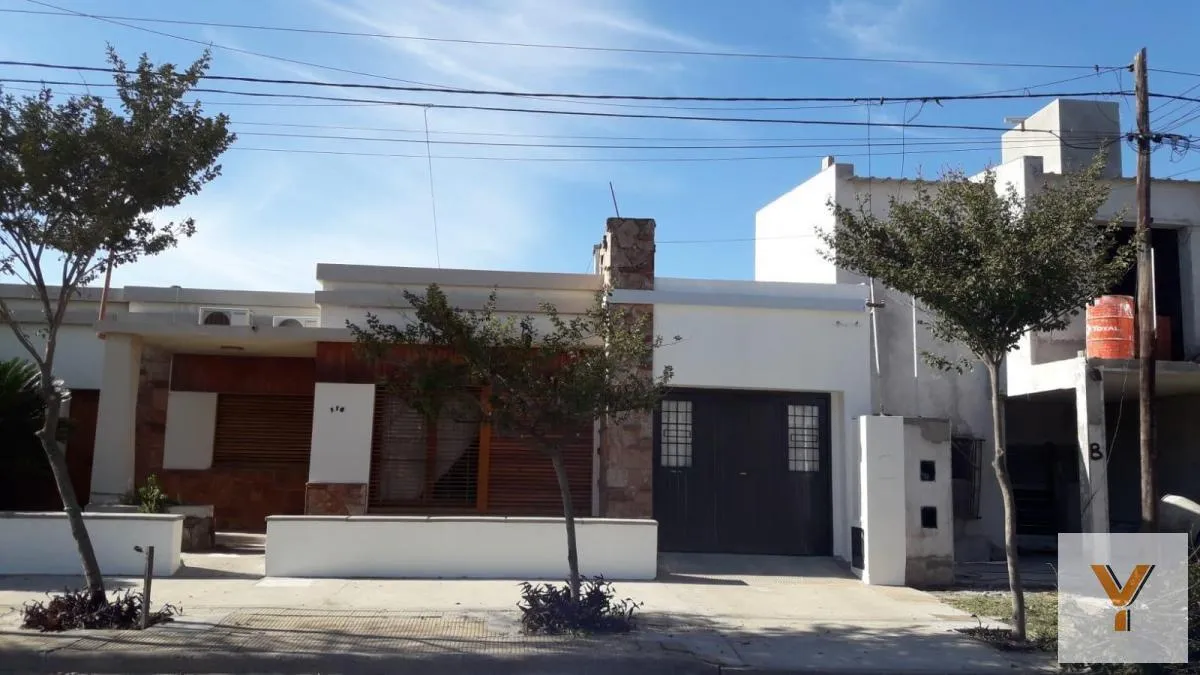 Casa en Tucumán e/ Colon y Mariano Moreno