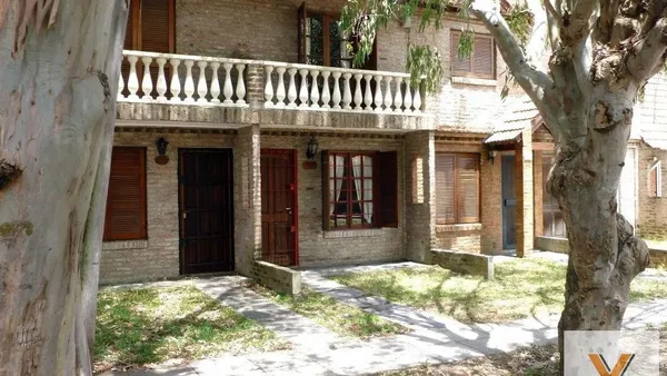 Casa en 44 e/ 4 y 5
