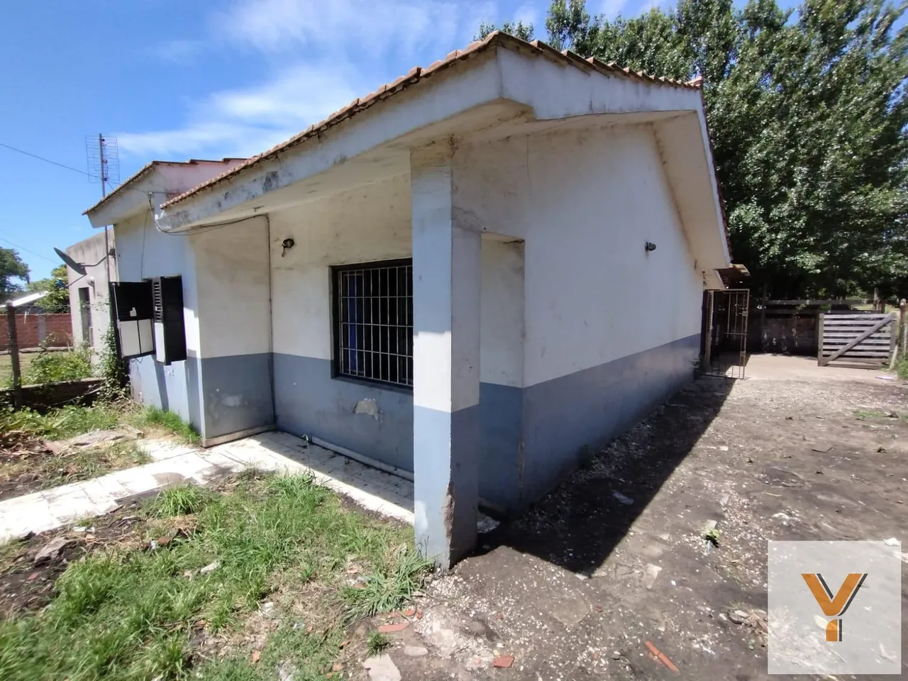 Casa en 439 y 18