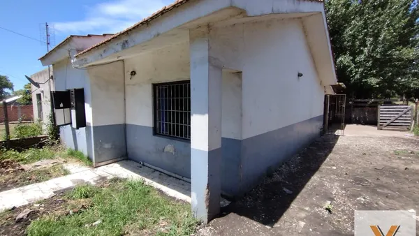 Casa en 439 y 18