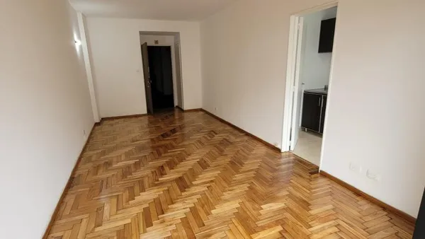 Departamento en Sarmiento y Catelli