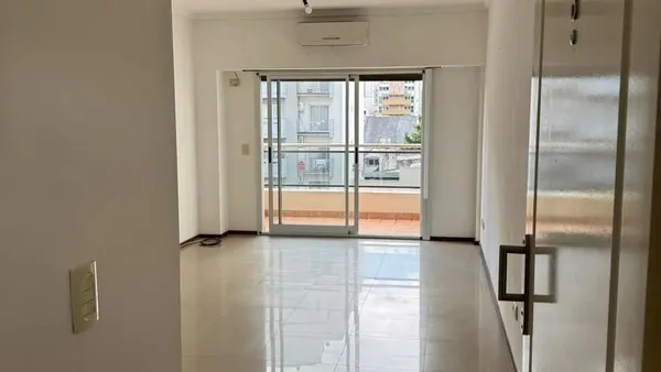 Departamento en Moreno e/ Alberdi y Conesa