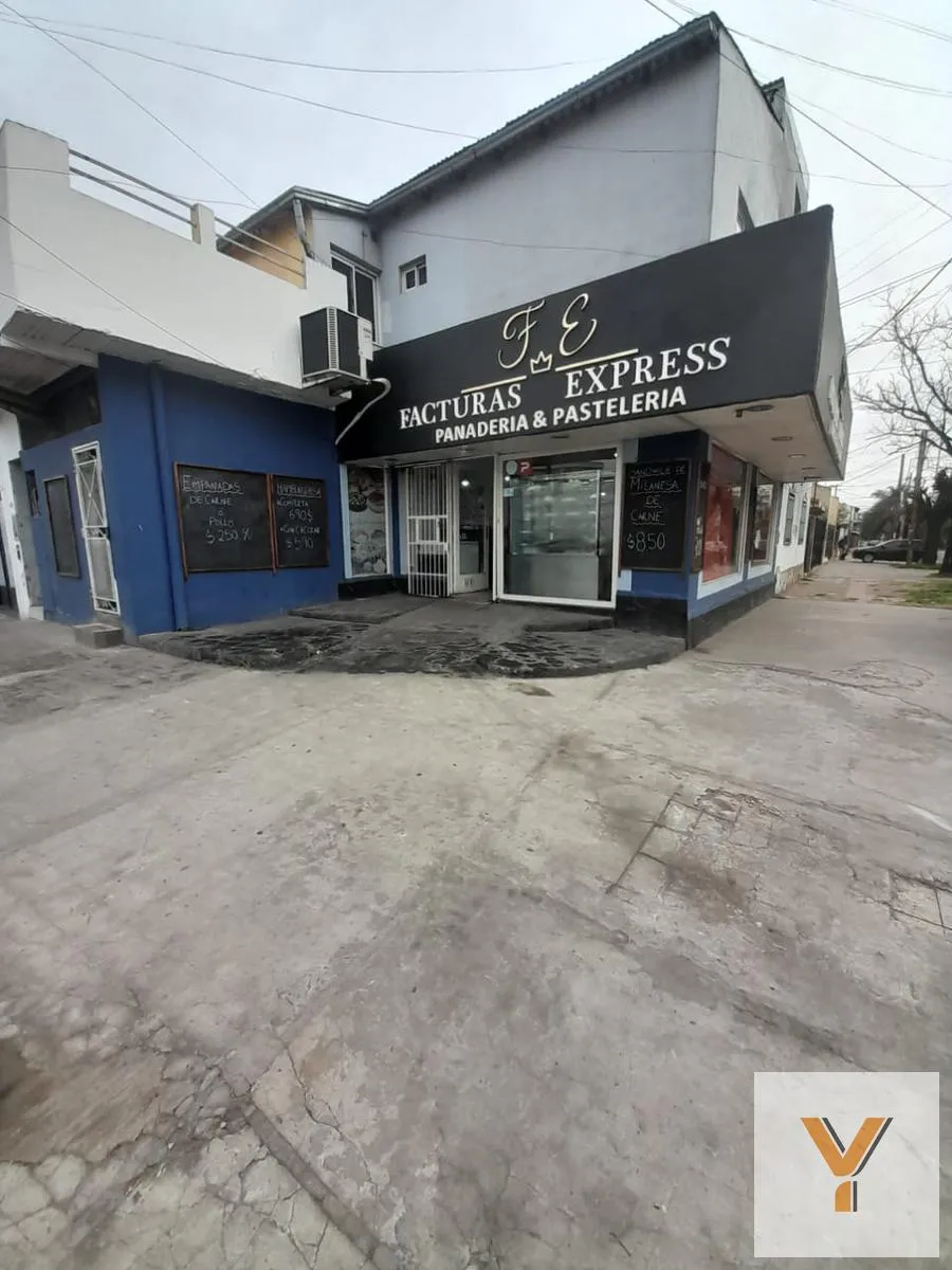 Fondo de Comercio en Avenida Hipólito Yrigoyen y Uruguay
