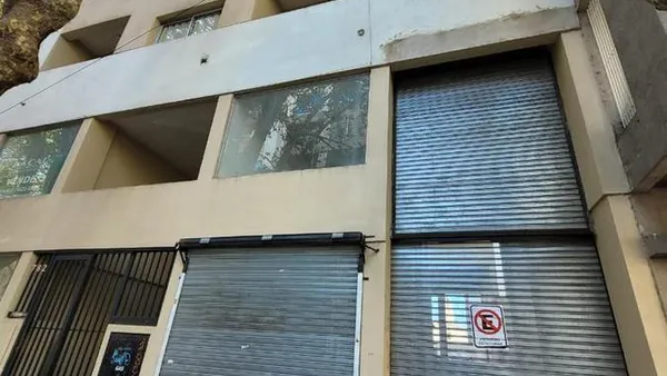 Cochera en 57 e/ 10 y 11