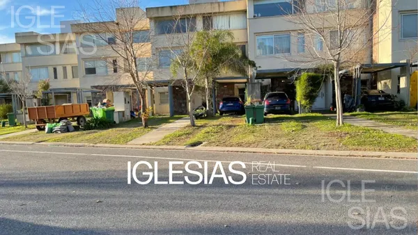 Casa en Av. de Los Lagos al 6500