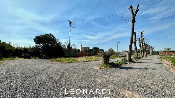 Terreno en Donatelli esquina Bariloche