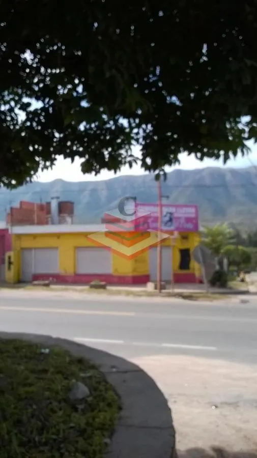 Casa en LOCAL COMERCIAL MAS CASA SOBRE RUTA NAC 38