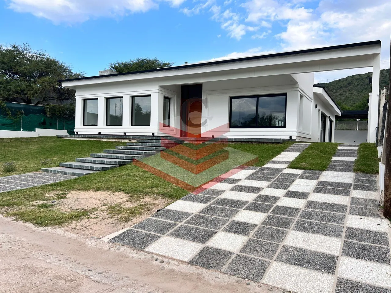 Casa en Bº CERRADO EL DORADO CON ACCESO AL RIO
