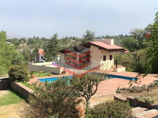 Casa en CASA QUINTA EN VENTA VILLA PARQUE SIQUIMAN VISTA LAGO Y SIERRAS