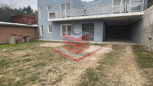 Casa en IMPECABLE A 5 CUADRAS DE RUTA E 55