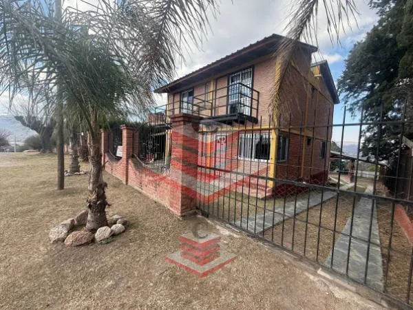 Casa en COMPLEJO DE 5 CABAÑAS + CASA EN VENTA EN VILLA PARQUE SIQUIMÁN SOBRE RUTA 38 FRENTE AL LAGO