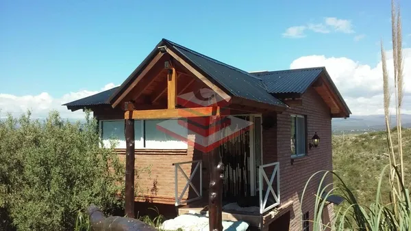 Casa en COMPLEJO DE CABAÑAS EN VENTA EN VILLA CARLOS PAZ CON VISTA A LAS SIERRAS Y A SOLO 3 KM DEL CENTRO