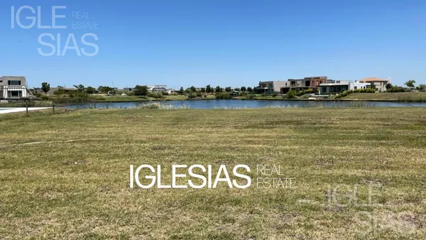 Terreno en Lote al lago, Muelles