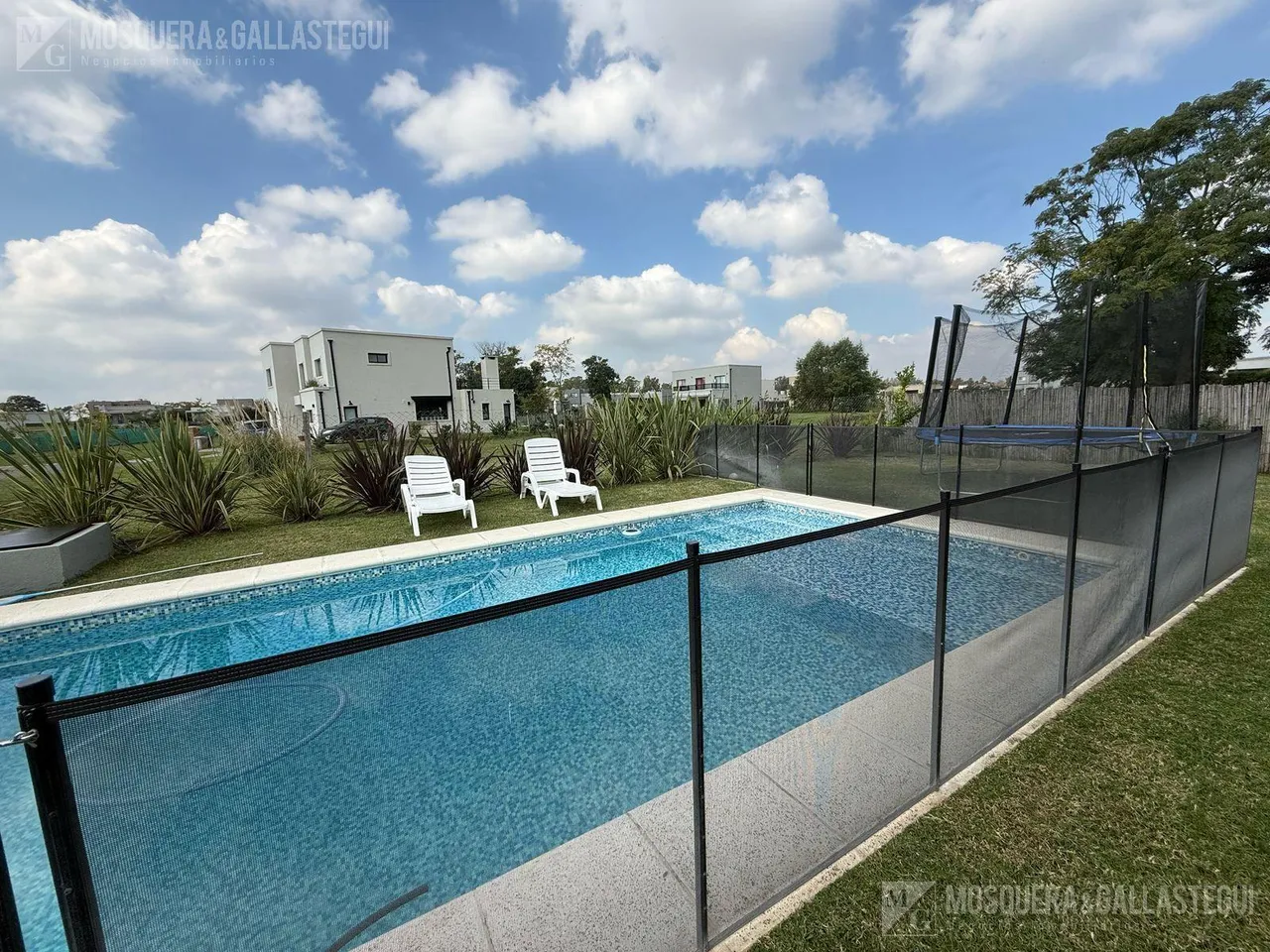 Casa en Santa Lucia al 100