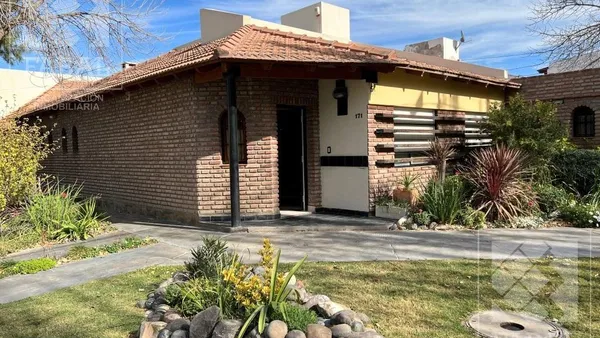 Casa en Jujuy 177, esquina Ing. Pagano - Barrio Magister