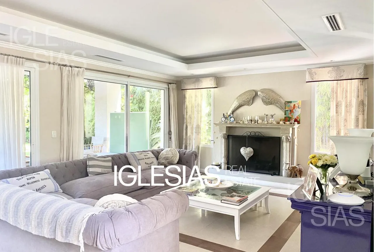 Casa en Av. de Los Lagos al 3100
