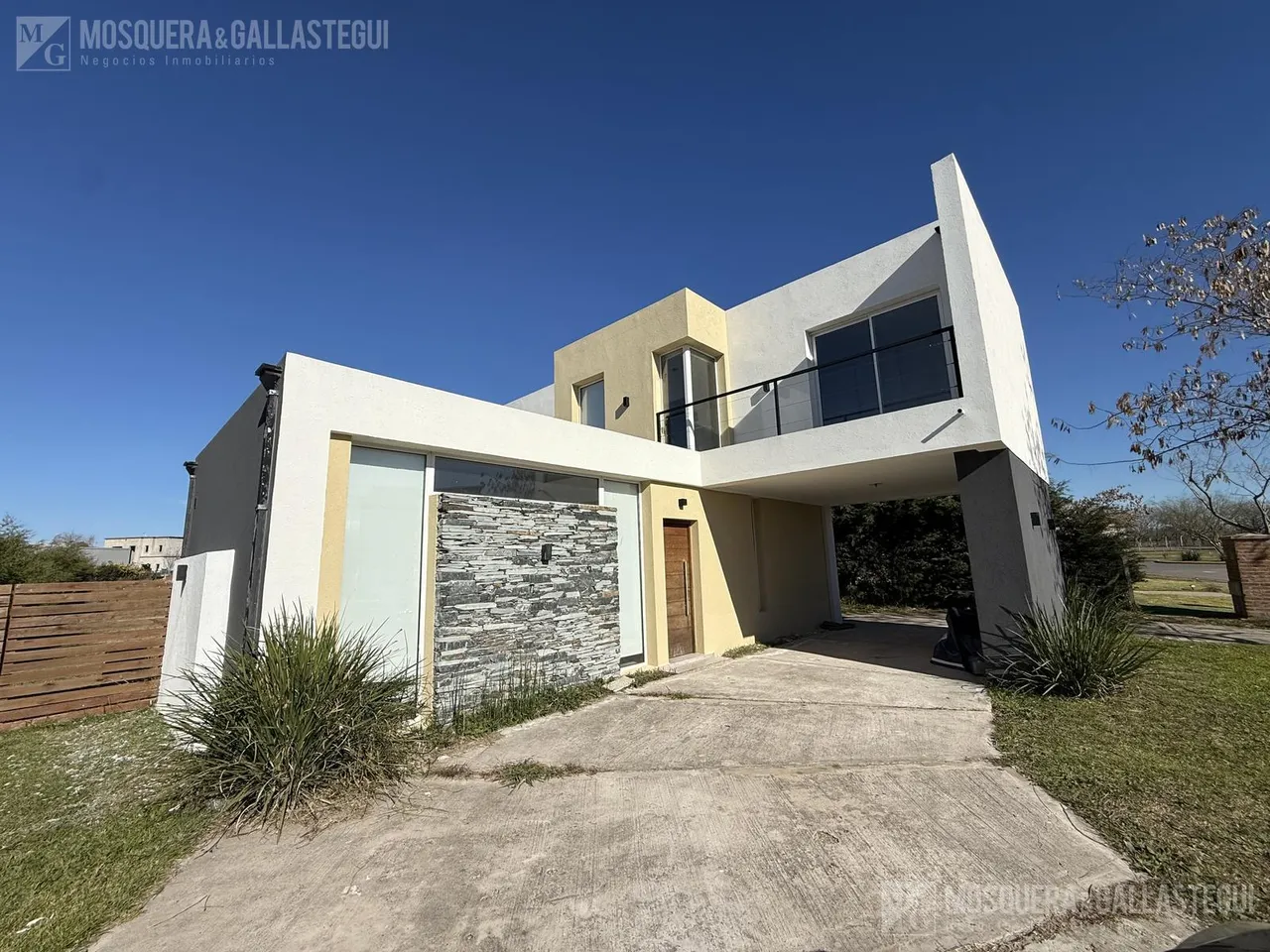 Casa en Barrio Santa Elena lote 515 Pilar del este