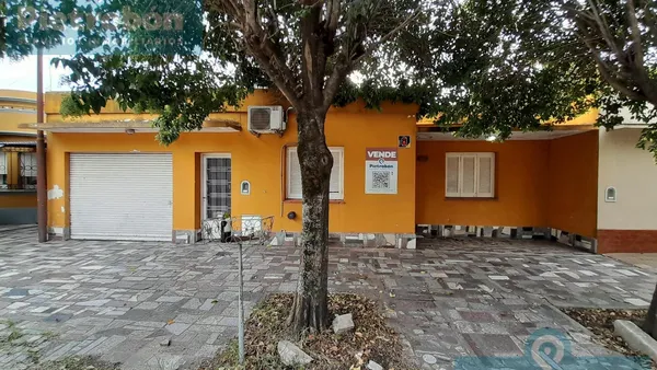 Casa en PASTEUR 496