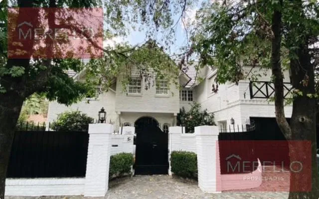 Casa en LUIS MARIA CAMPOS 1100 APTO CRÉDITO