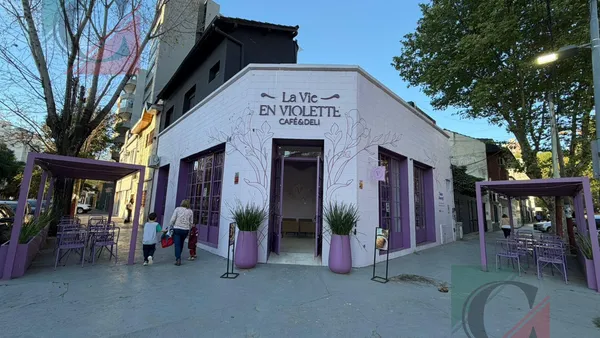 Local Comercial en Carlos Tejedor al 200