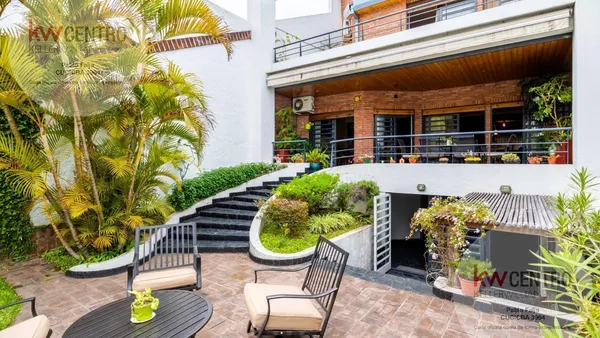Casa en Marcos Sastre al 2700
