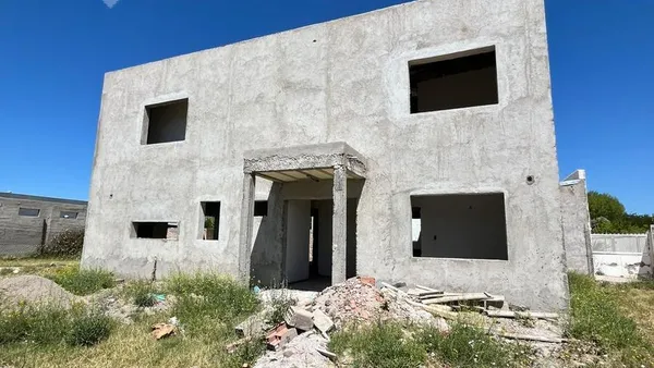 Casa en Venta Casa tres dormitorios a terminar - Piedras Blancas - Gral Fernández Oro