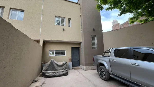 Departamento en Centenario - casco viejo