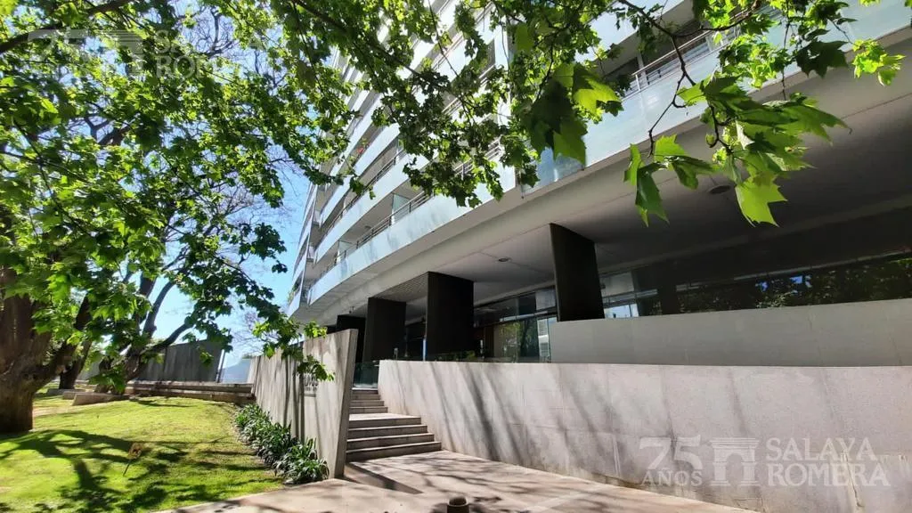 Departamento en Alberdi al 400