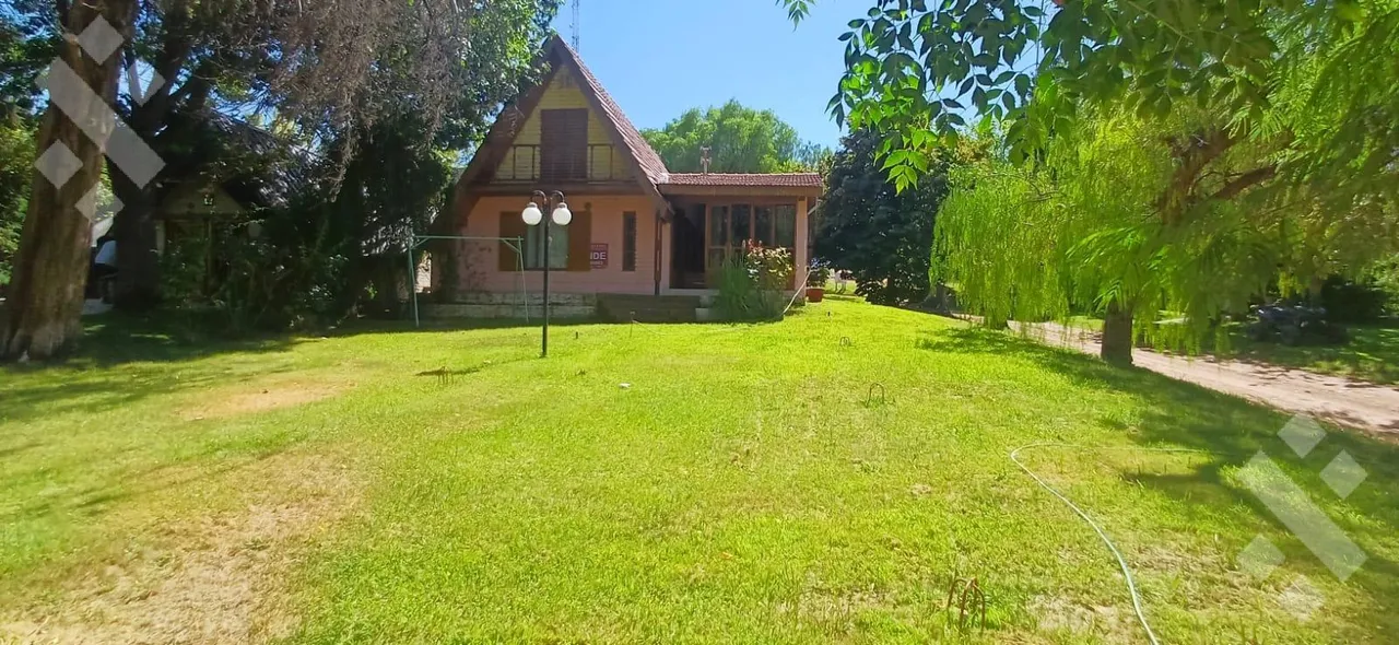 Casa en VENTA/PERMUTA: CASA 3 DORMITORIOS EN CLUB VILLA MARI MENUCO - 3era. FILA NEUQUEN.-